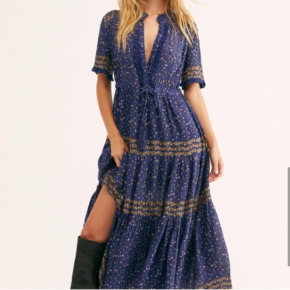 BRAND NEW! FREE PEOPLE RARE FEELING NAVY FLORAL PRINT MAXI DRESS ❤️